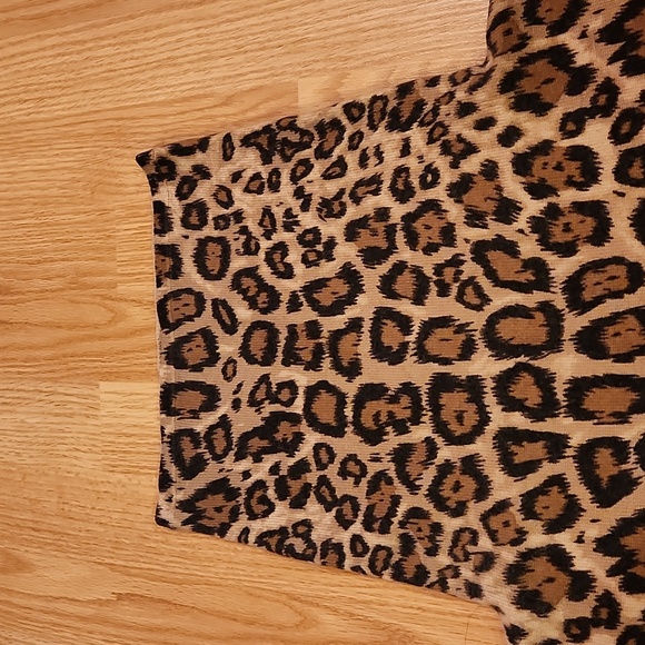 NWT 100% wool high collar leopard sweater - Picture 6 of 9